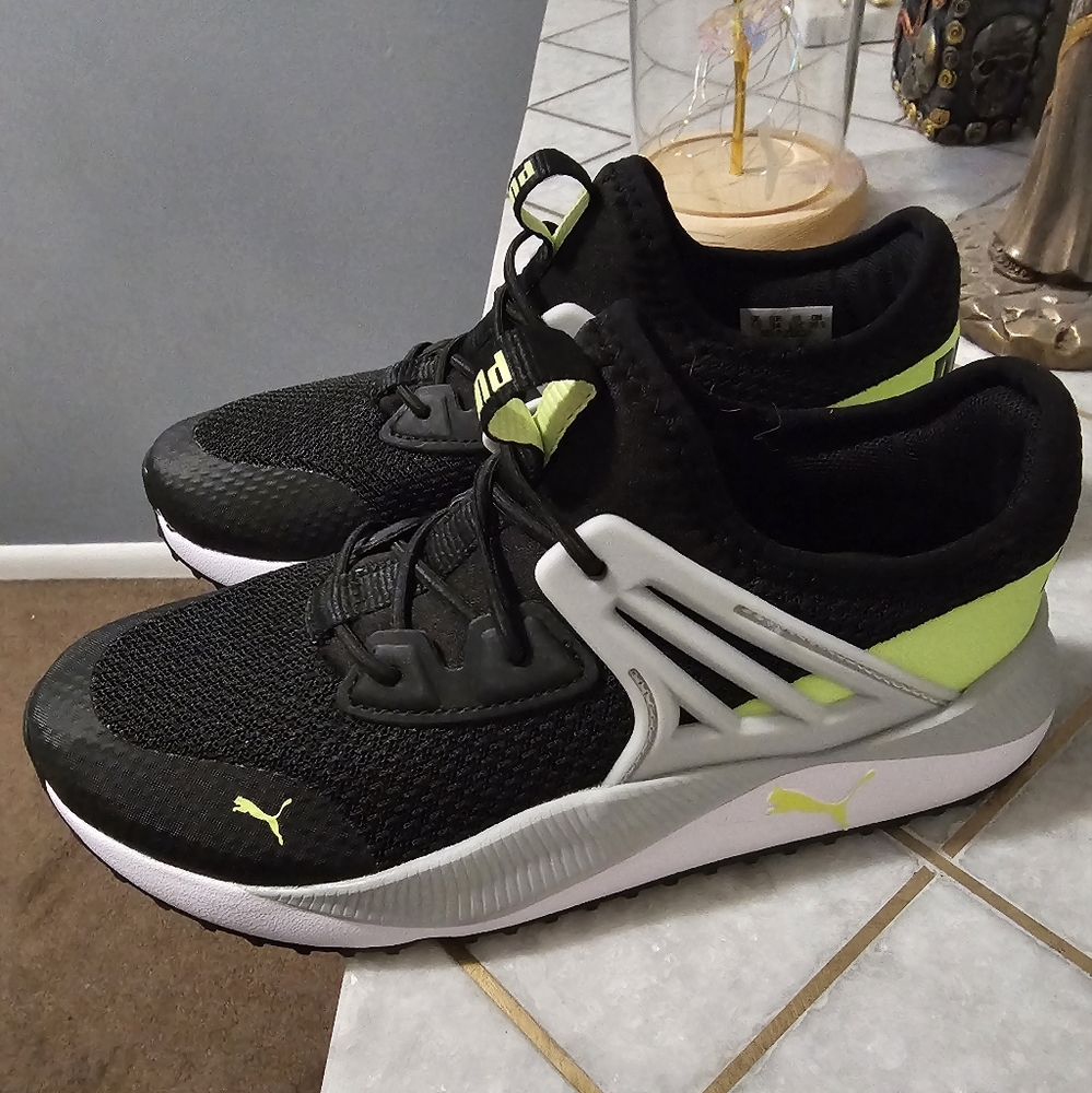 Kids Puma sneakers 2.5C